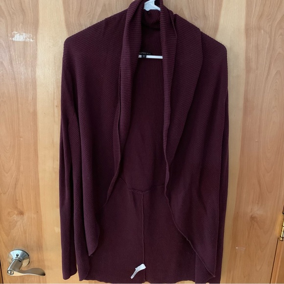 Express Cardigan - Picture 2 of 10